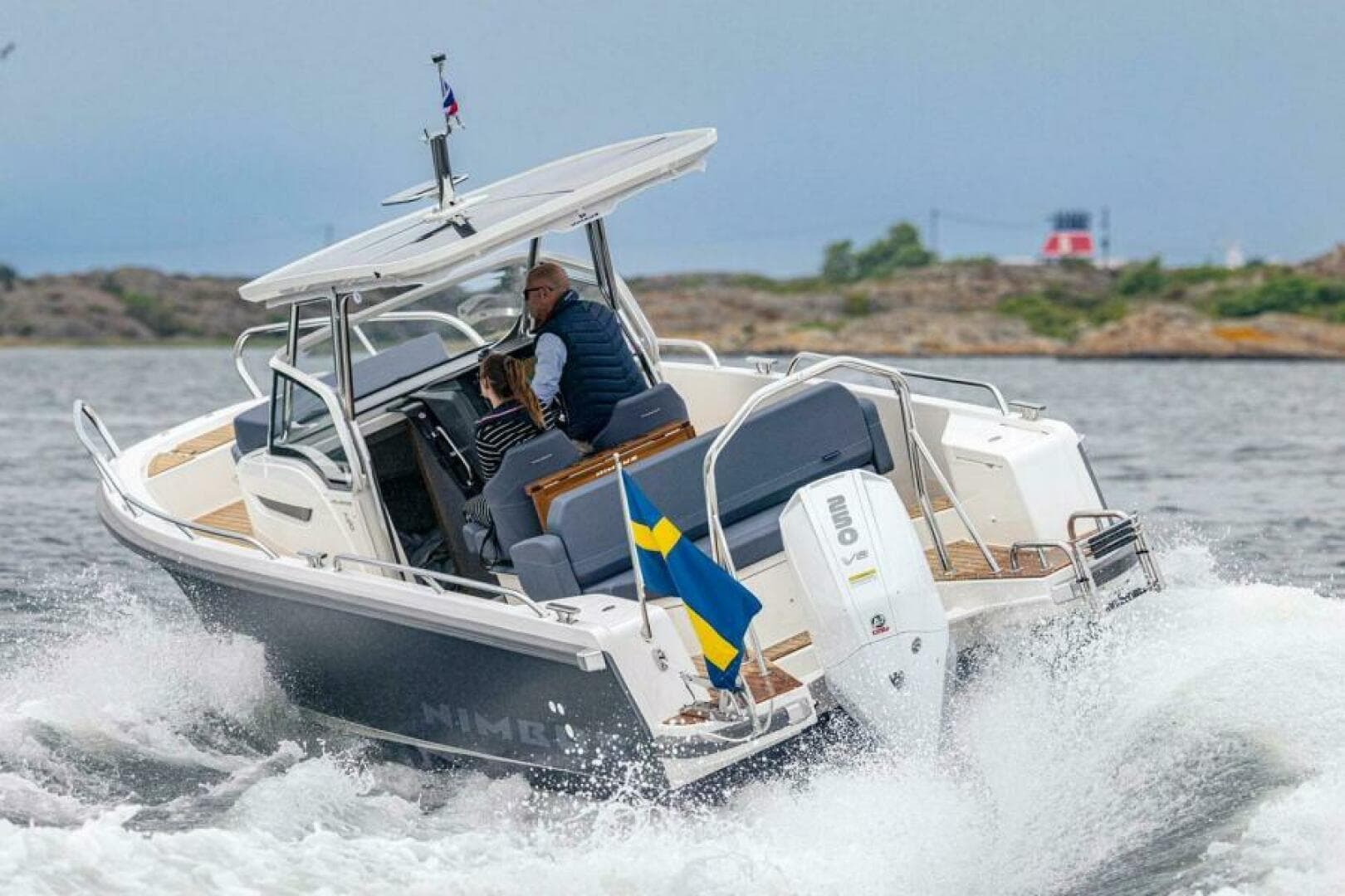 2025 Nimbus Tender 8 — photo 3