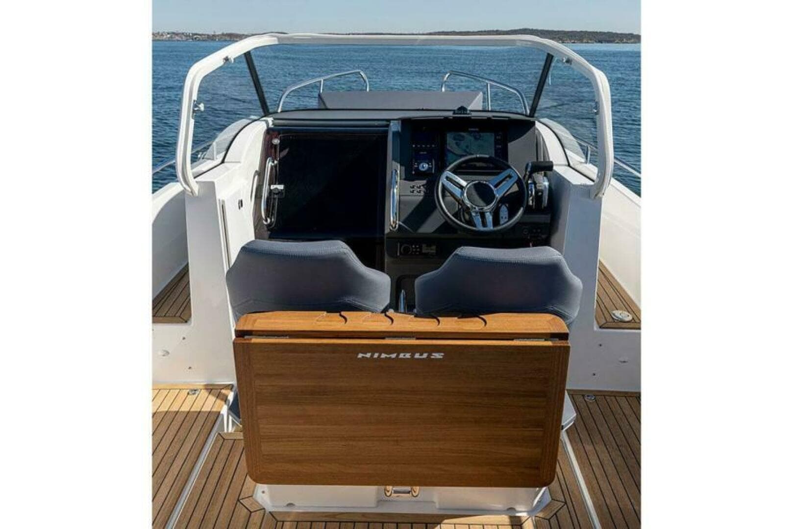 2025 Nimbus Tender 8 — photo 6