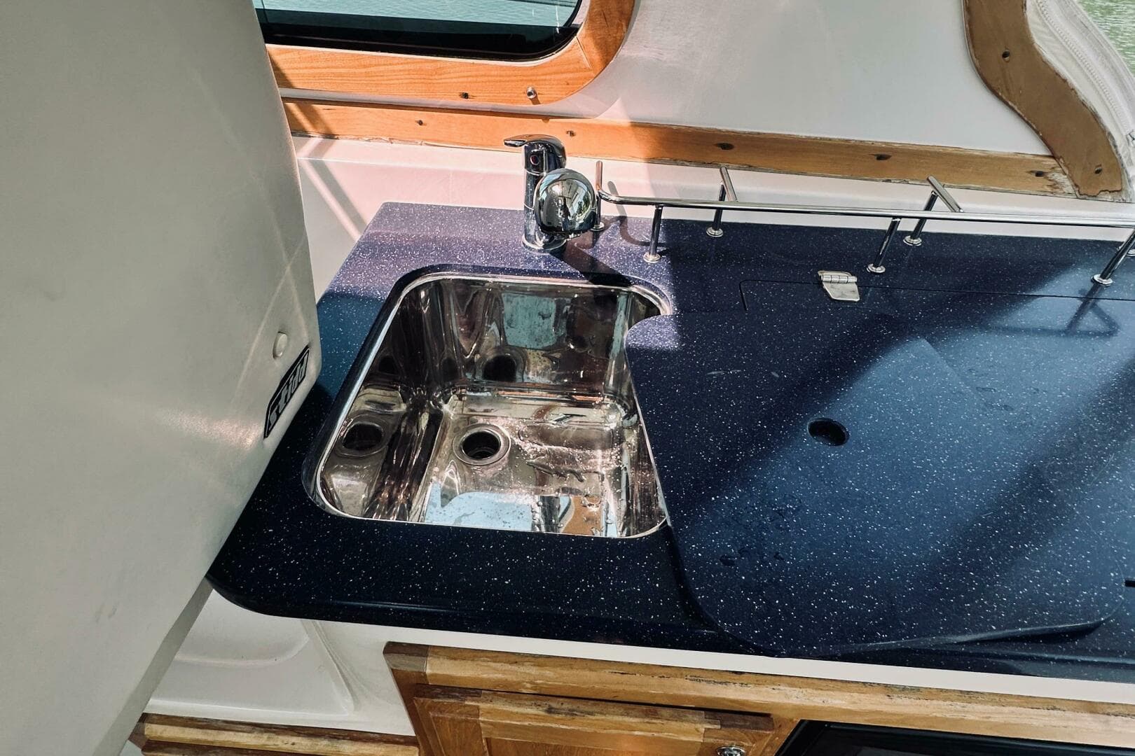 2007 Sabreline 34 Express — photo 90