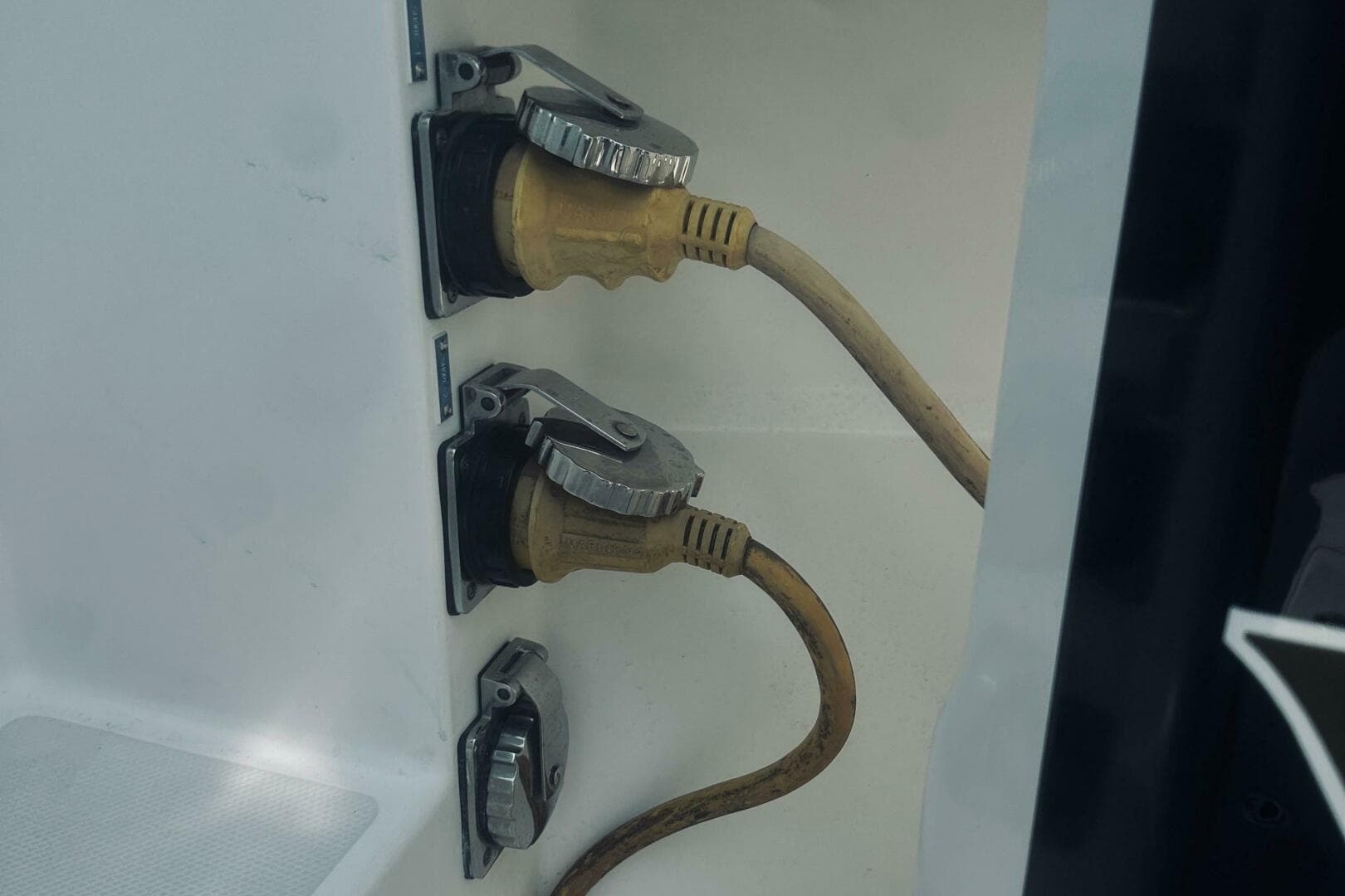 2007 Sabreline 34 Express — photo 21