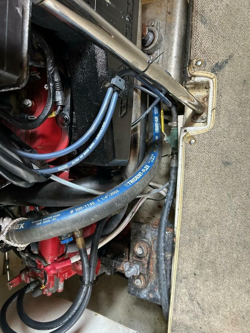 2003 Carver 360 Sport Sedan — photo 30