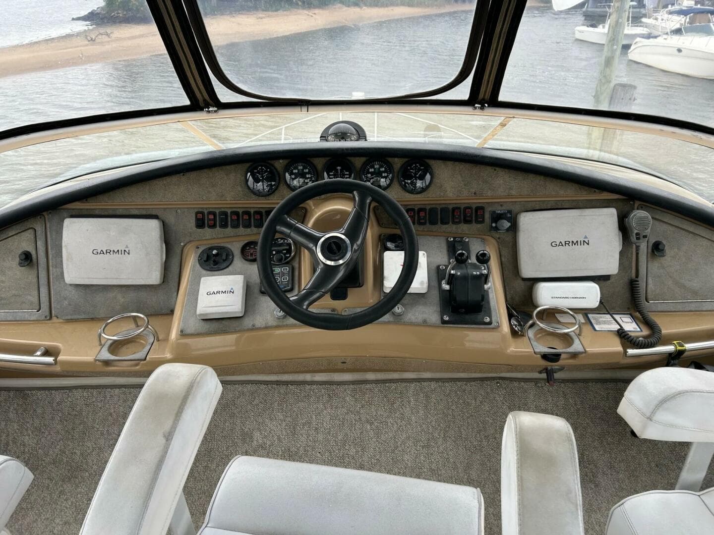 2003 Carver 360 Sport Sedan — photo 21