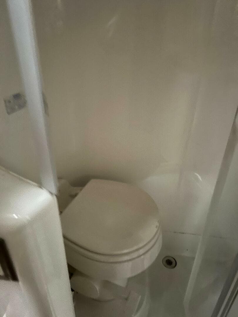 2003 Carver 360 Sport Sedan — photo 15