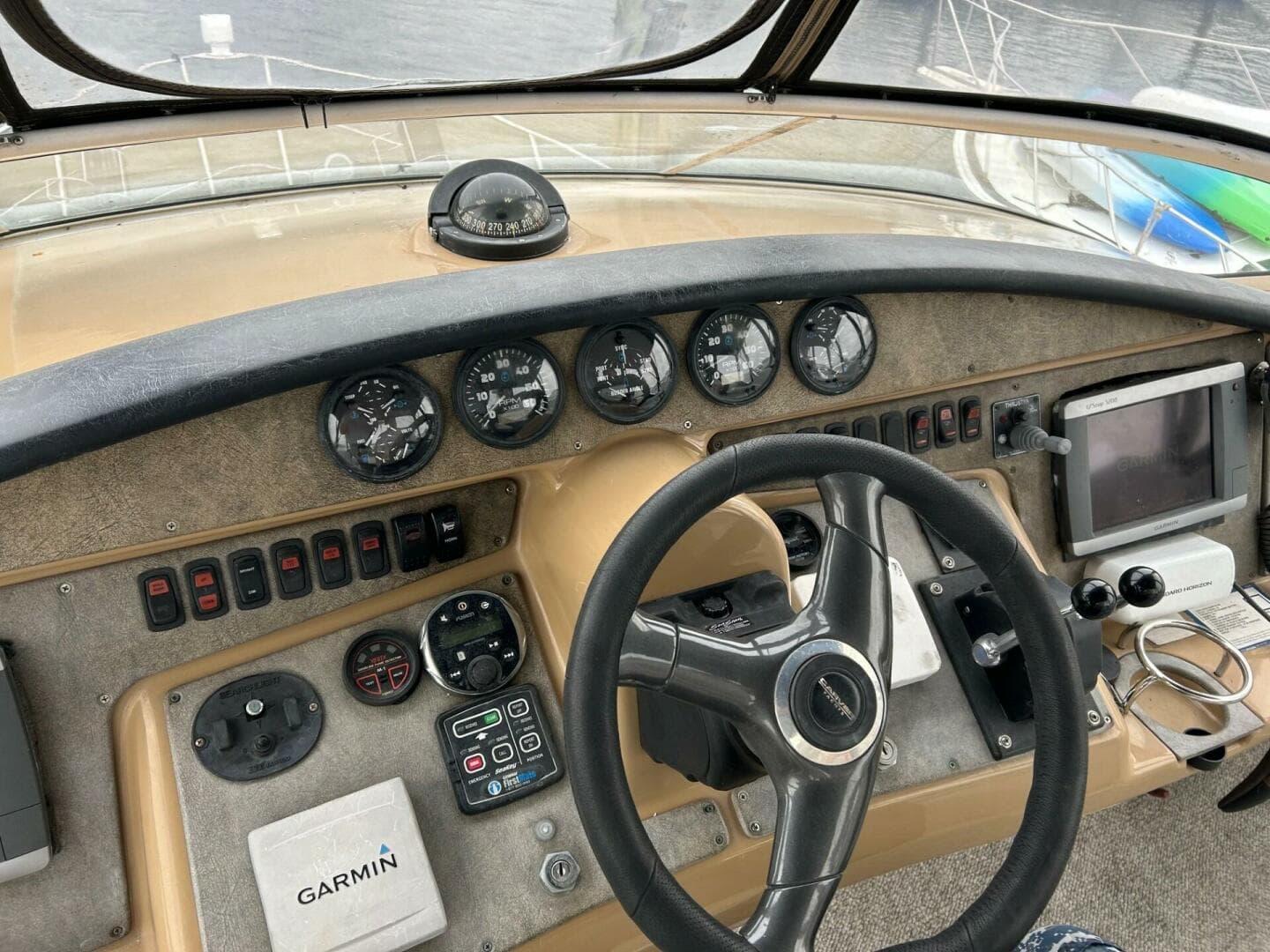 2003 Carver 360 Sport Sedan — photo 26