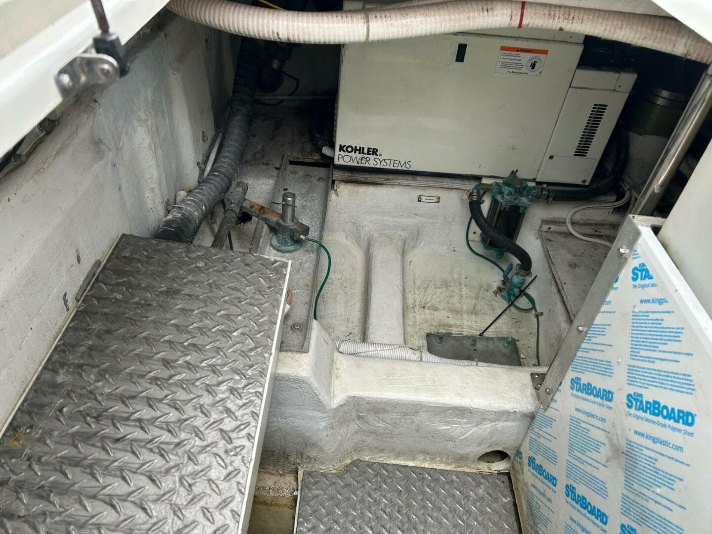 2003 Carver 360 Sport Sedan — photo 20