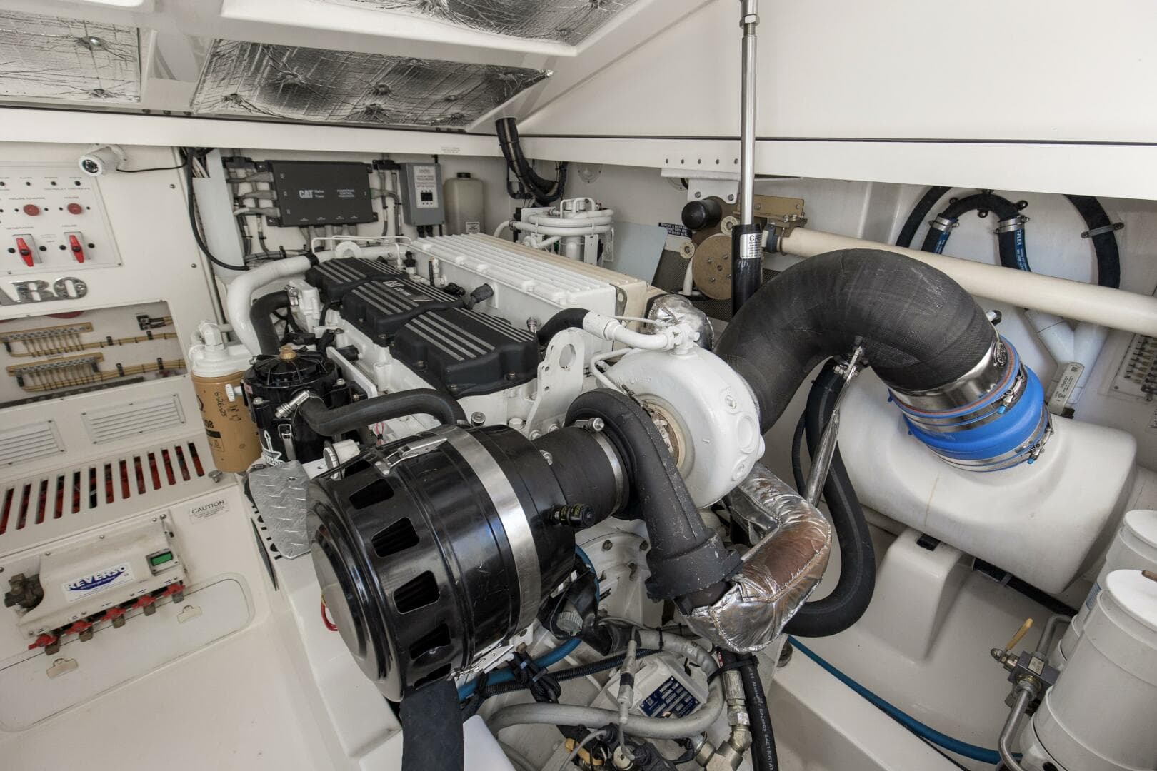 2007 Cabo 40 Express — photo 42