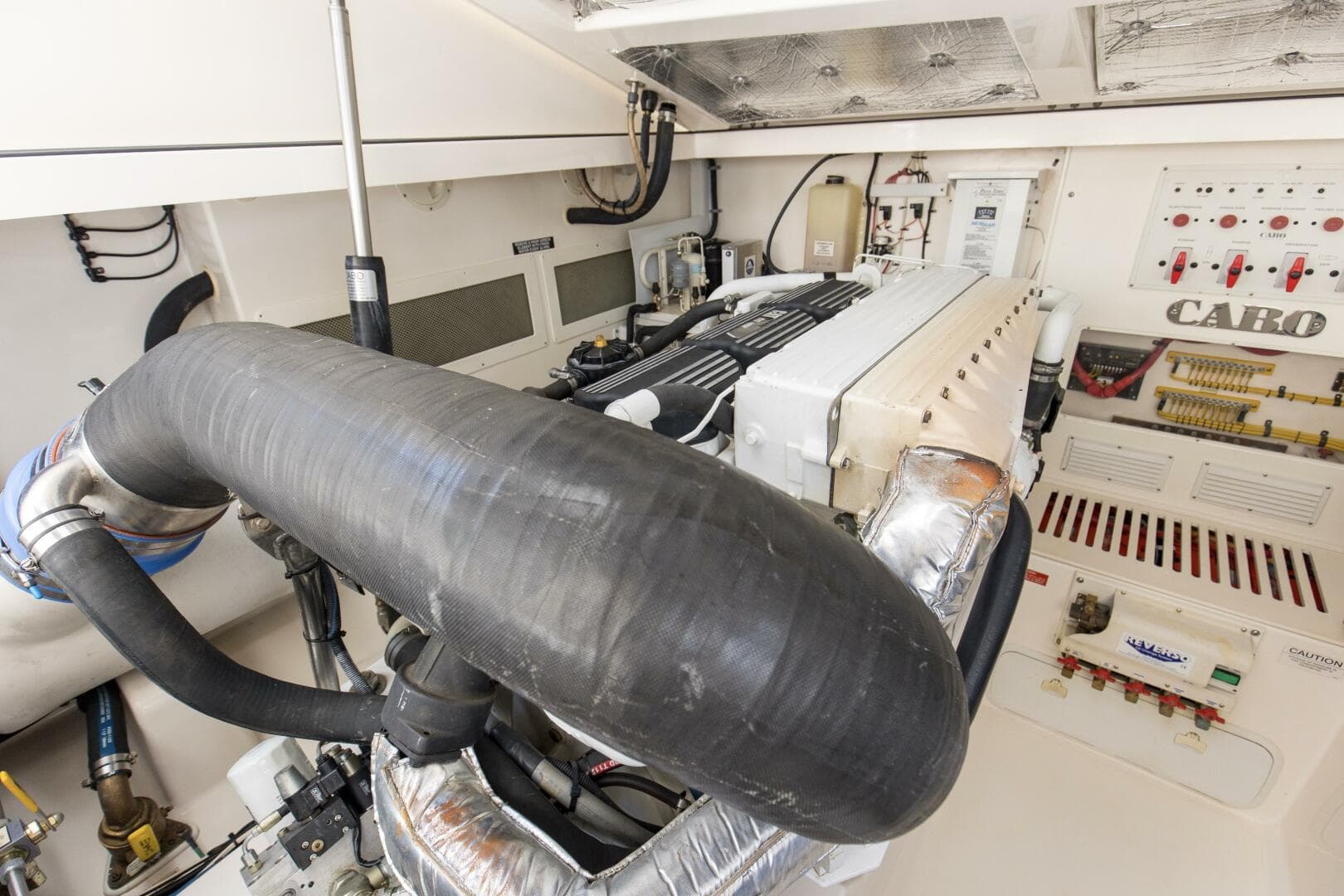 2007 Cabo 40 Express — photo 43