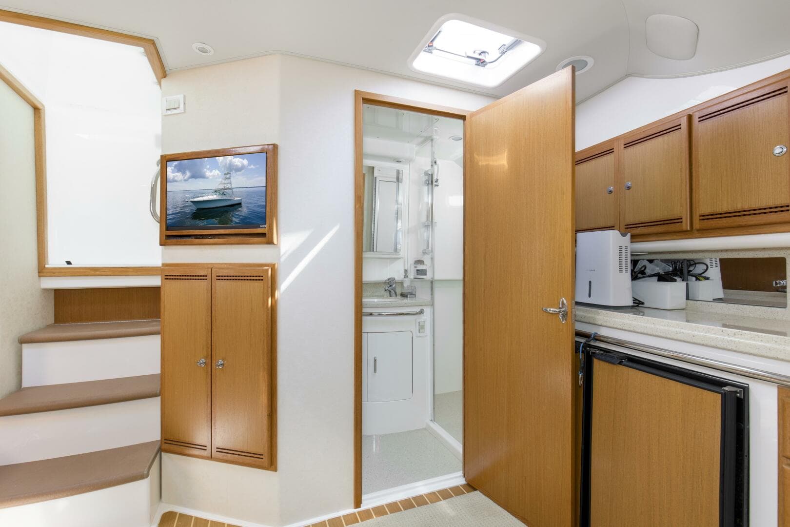 2007 Cabo 40 Express — photo 11