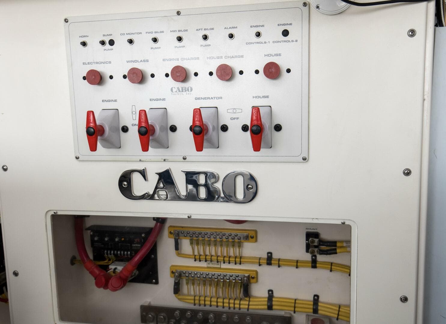 2007 Cabo 40 Express — photo 40