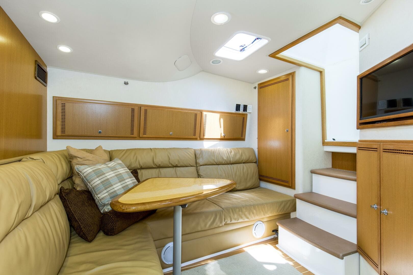 2007 Cabo 40 Express — photo 9