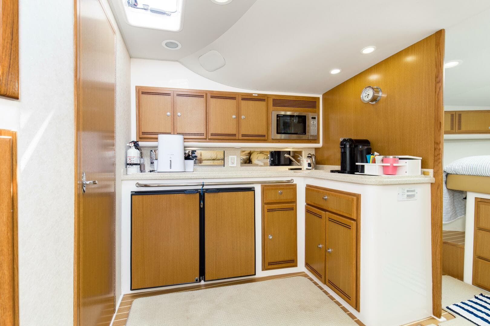 2007 Cabo 40 Express — photo 12