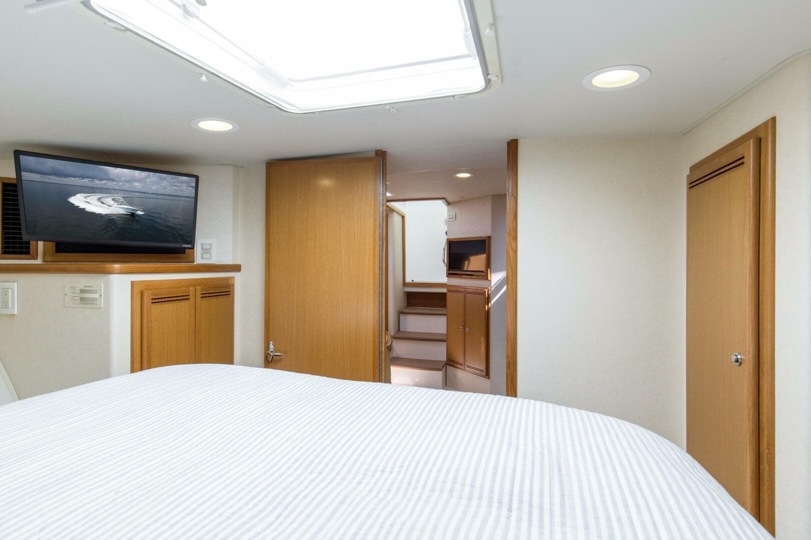 2007 Cabo 40 Express — photo 15