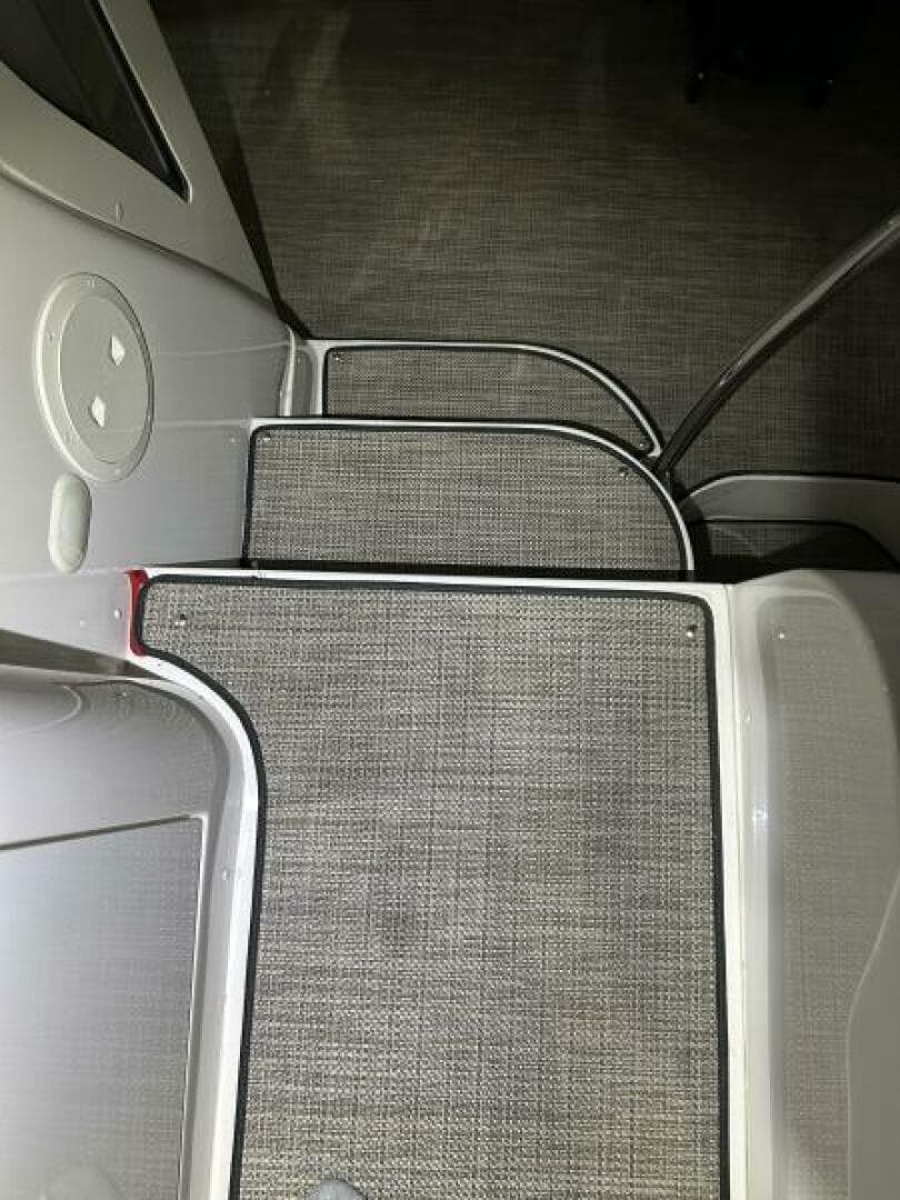 2003 Carver 396 Aft Cabin — photo 32