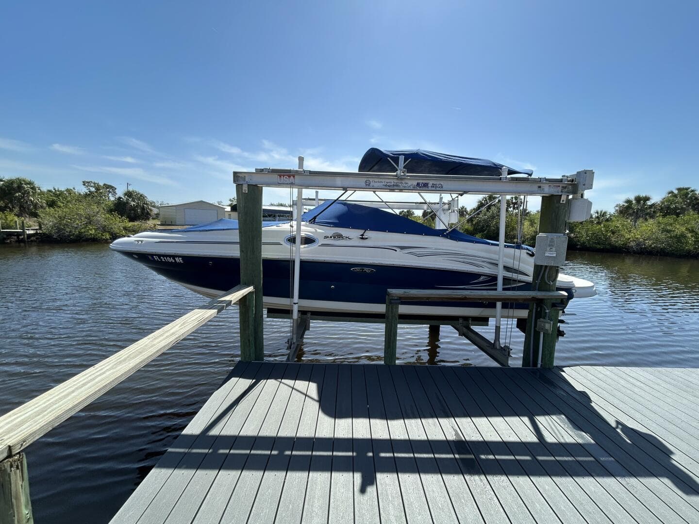 2006 Sea Ray 240 Sundeck