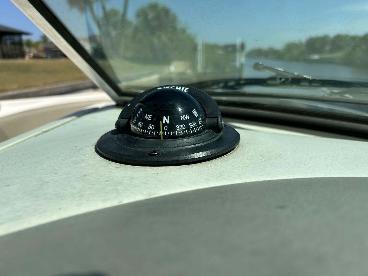 2006 Sea Ray 240 Sundeck — photo 4