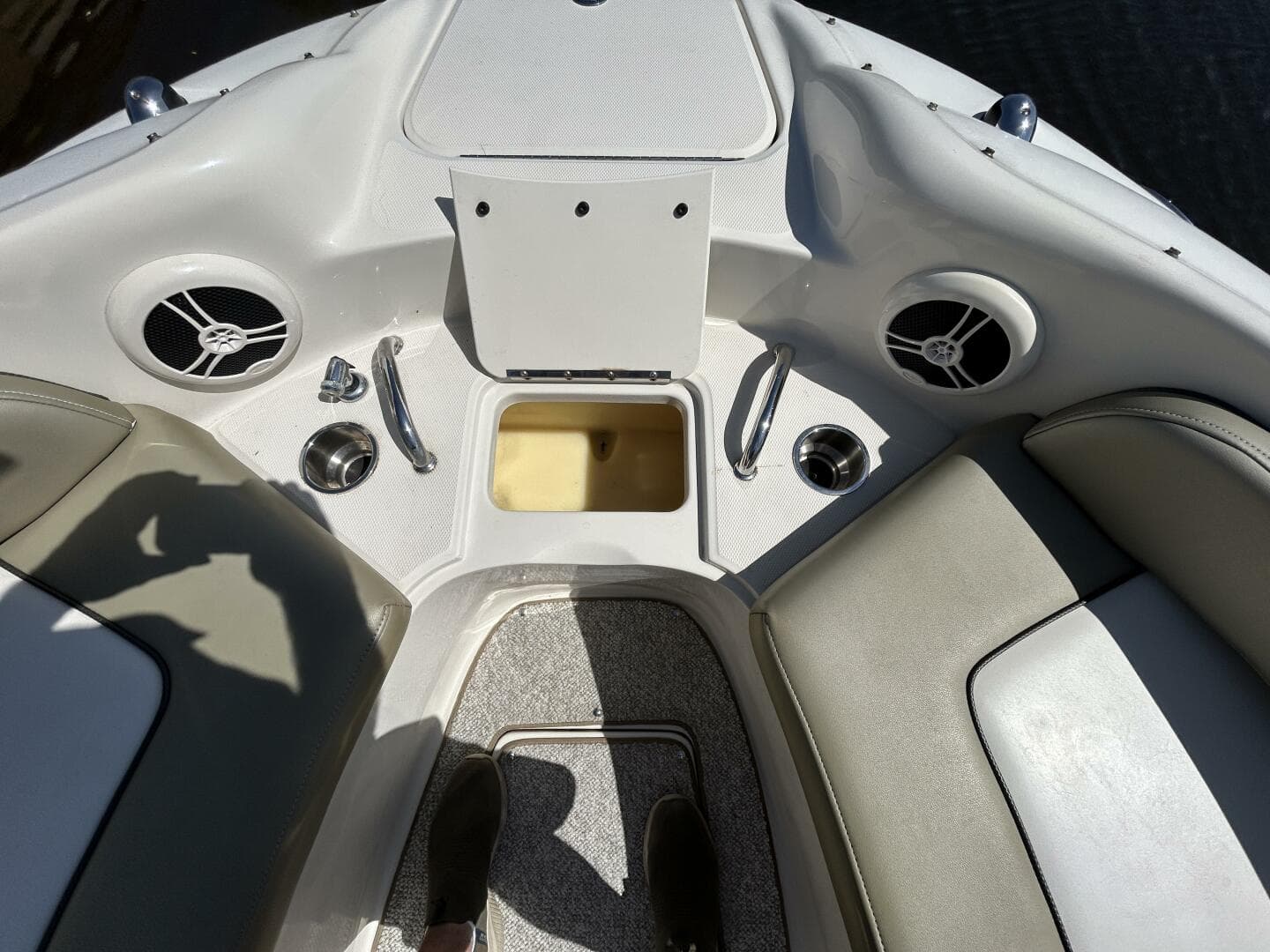 2006 Sea Ray 240 Sundeck — photo 11