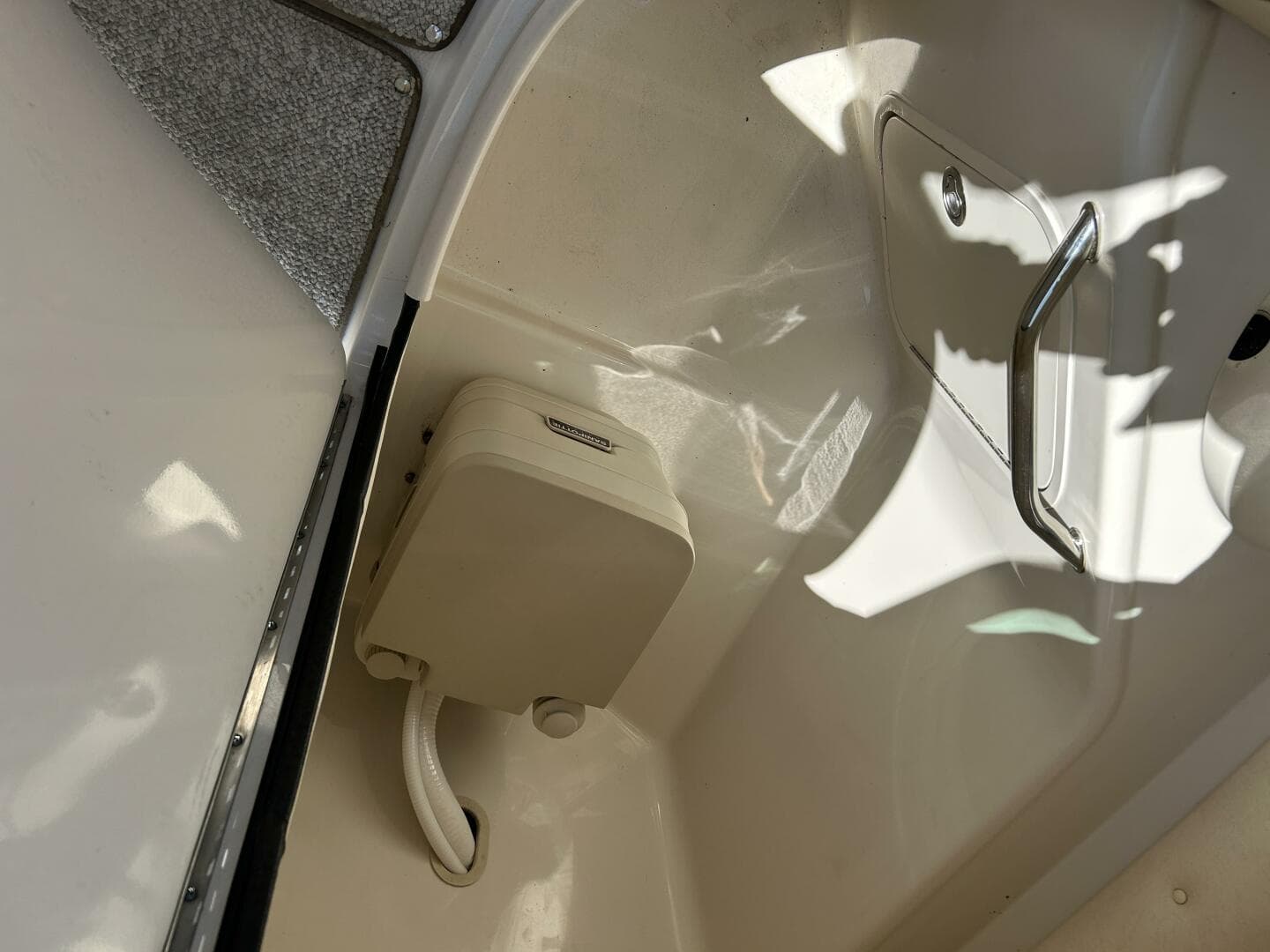 2006 Sea Ray 240 Sundeck — photo 16