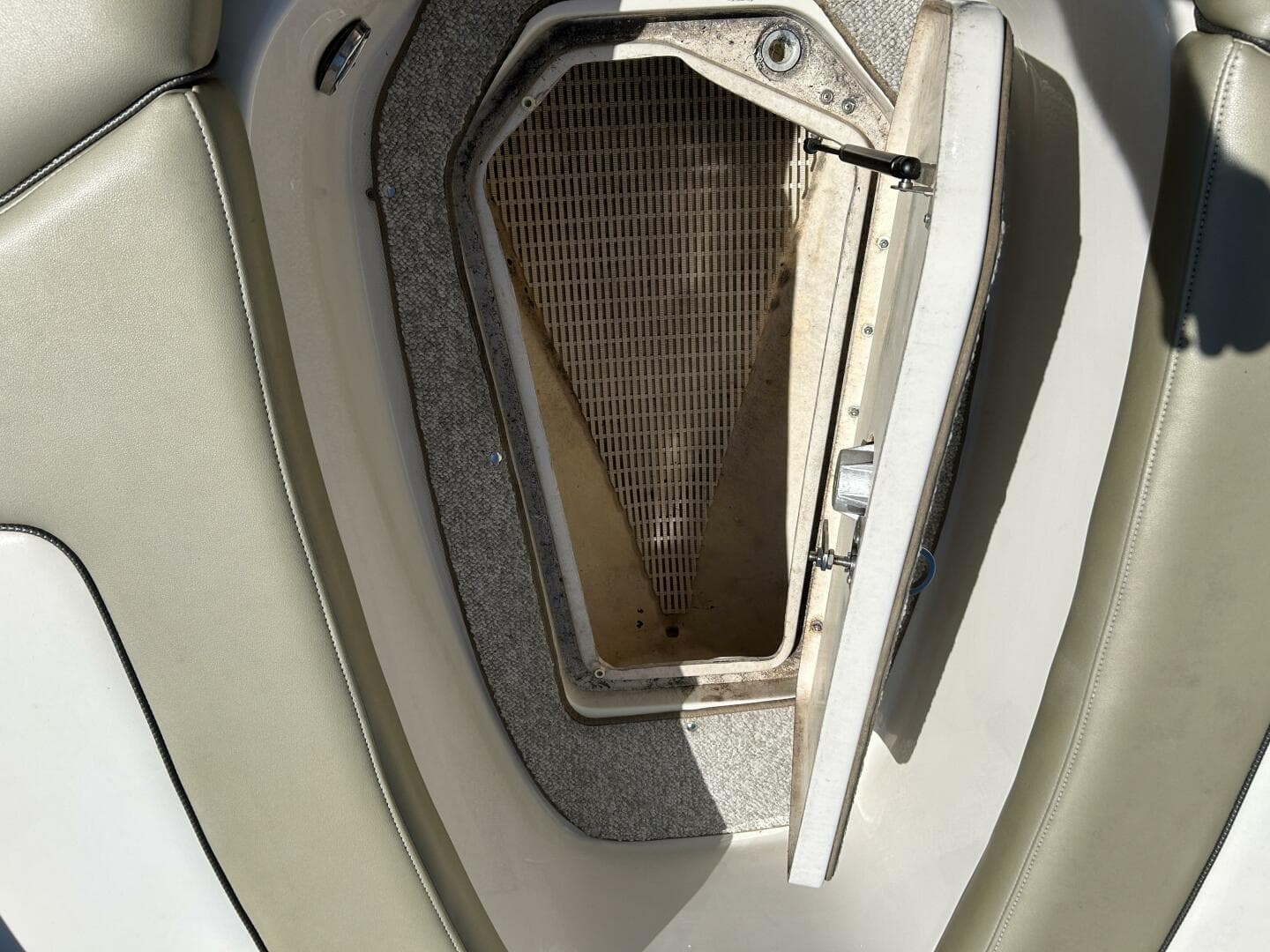 2006 Sea Ray 240 Sundeck — photo 10