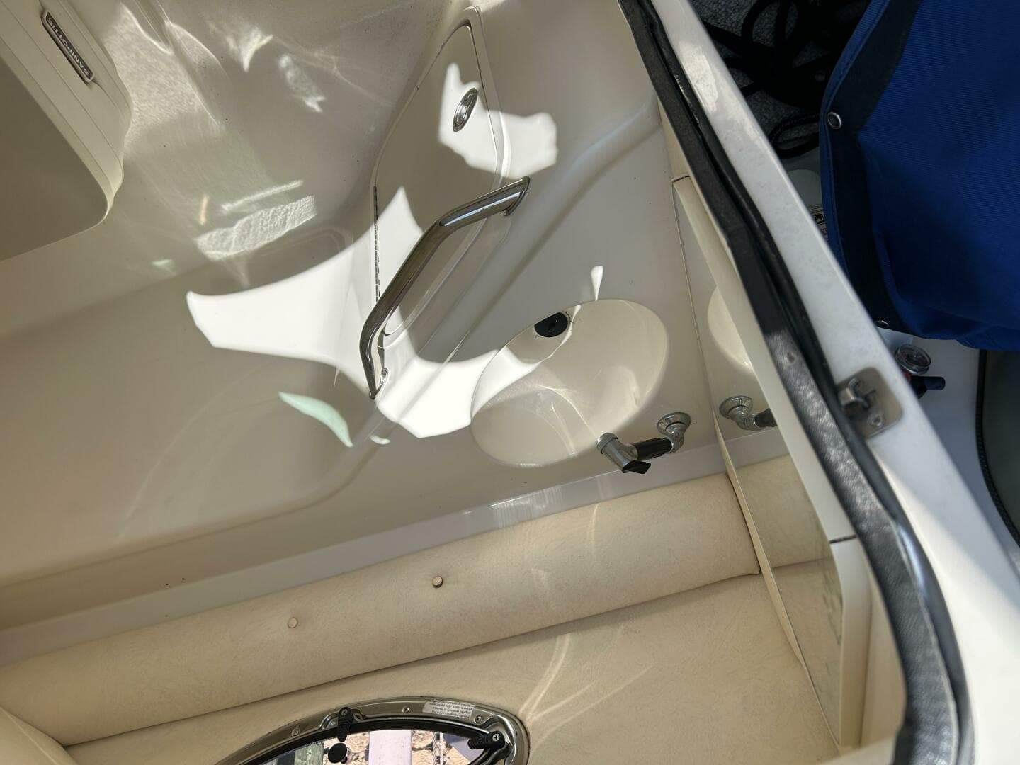 2006 Sea Ray 240 Sundeck — photo 14