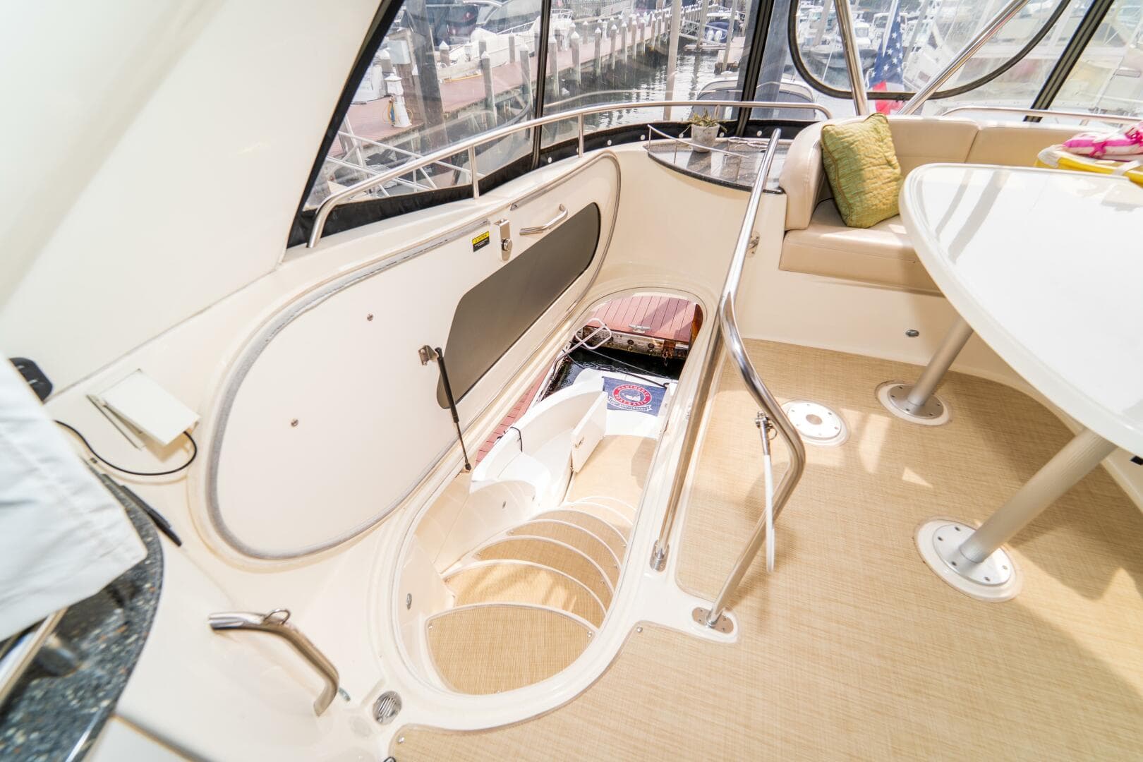 2009 Meridian 441 Sedan — photo 23