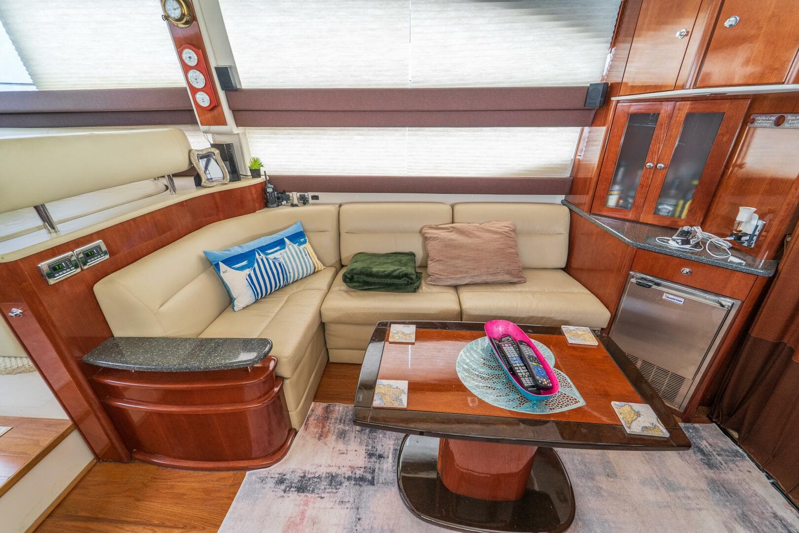 2009 Meridian 441 Sedan — photo 35