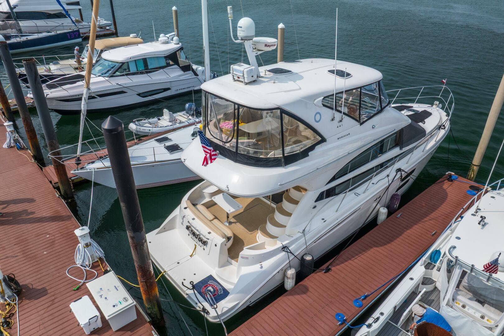 2009 Meridian 441 Sedan — photo 7