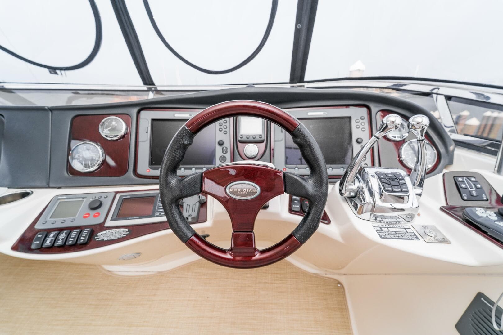 2009 Meridian 441 Sedan — photo 28