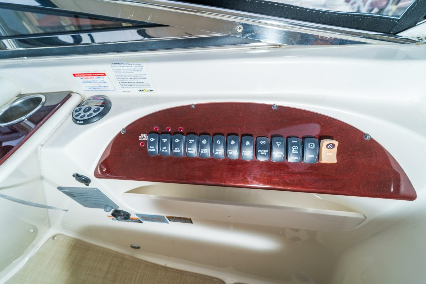 2009 Meridian 441 Sedan — photo 32