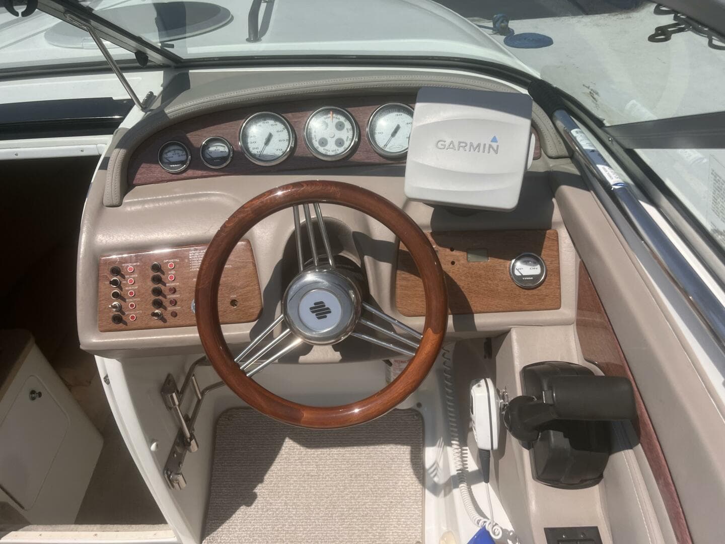 2003 Cobalt 263 — photo 12