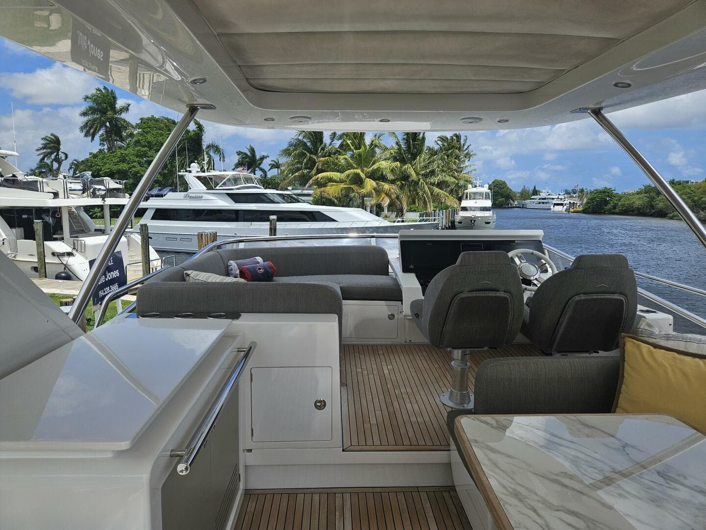 2022 Azimut 66 — photo 23