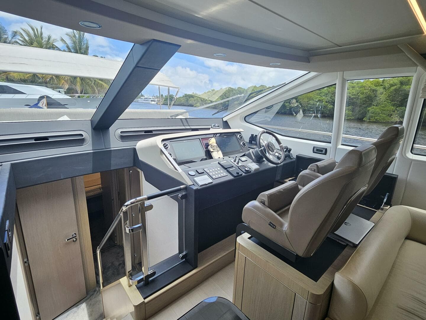 2022 Azimut 66 — photo 31
