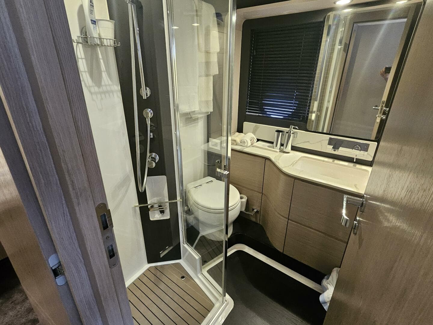 2022 Azimut 66 — photo 52