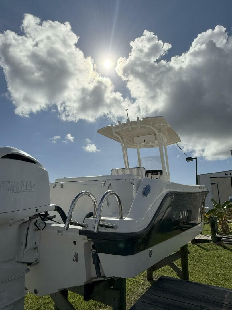 2015 Robalo — photo 32