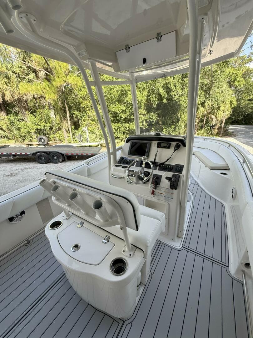 2015 Robalo — photo 19