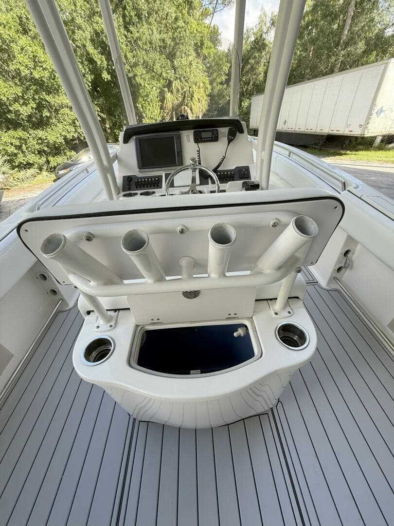 2015 Robalo — photo 16