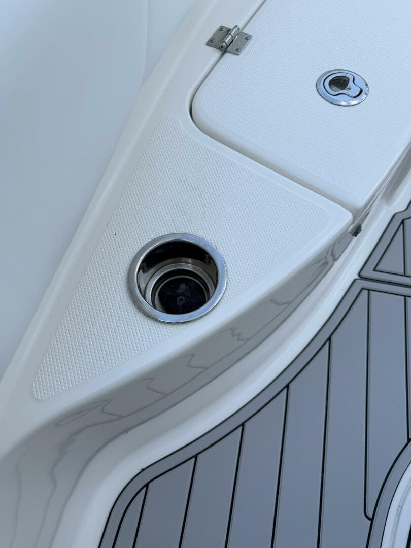 2015 Robalo — photo 12