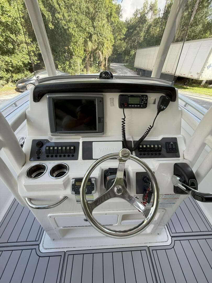 2015 Robalo — photo 13