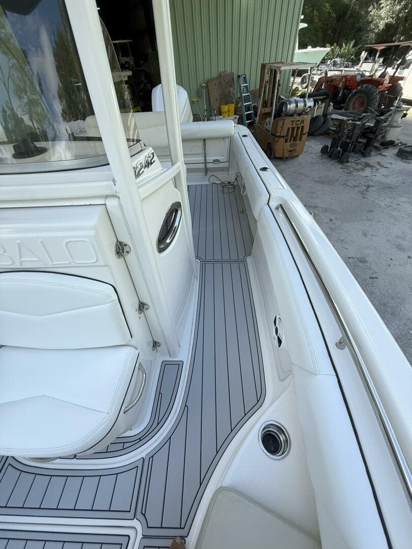 2015 Robalo — photo 22