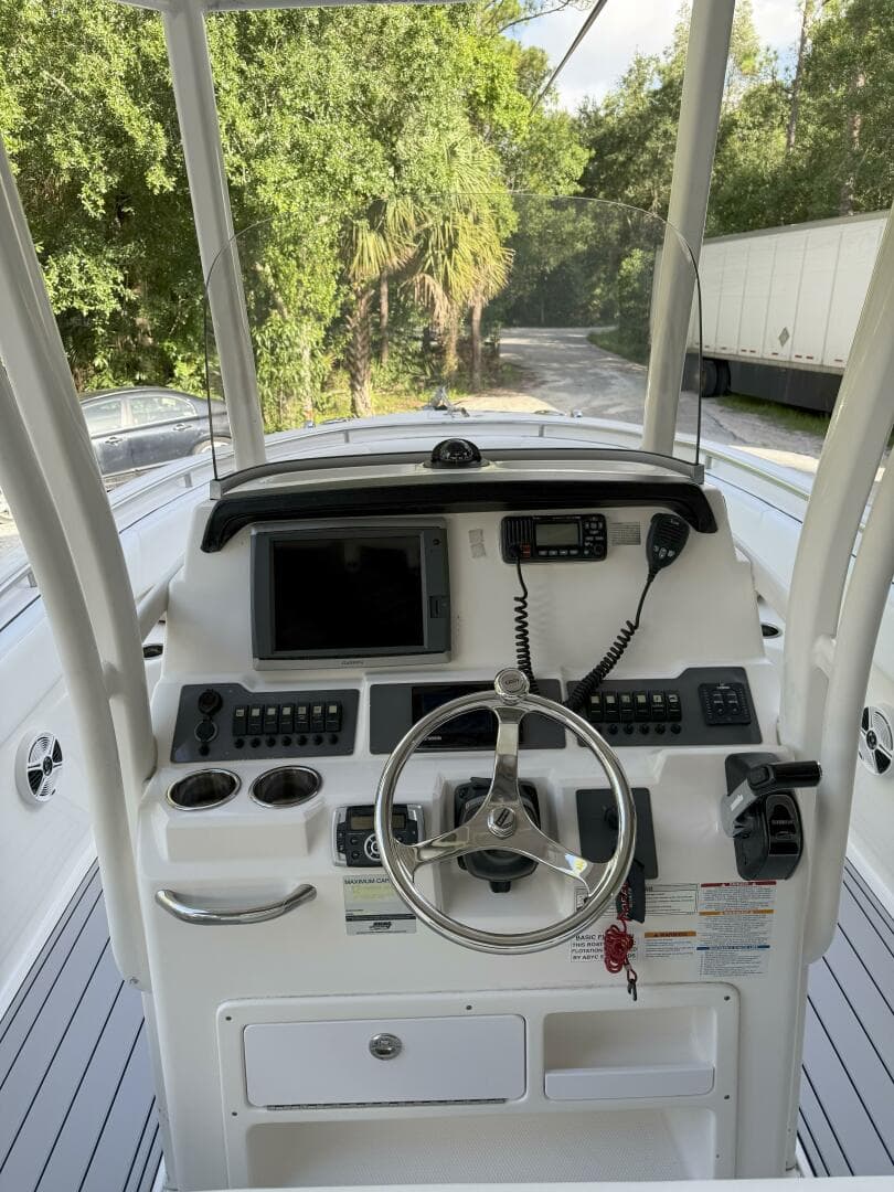 2015 Robalo — photo 30