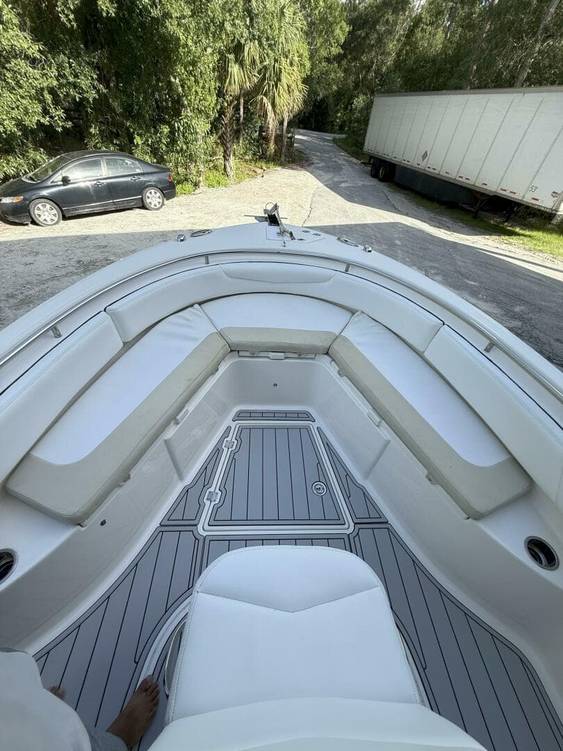 2015 Robalo — photo 26