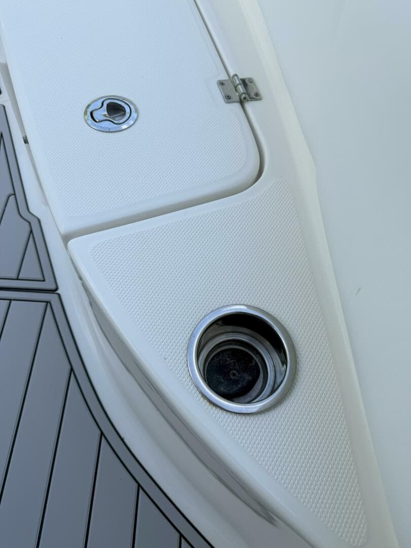 2015 Robalo — photo 11