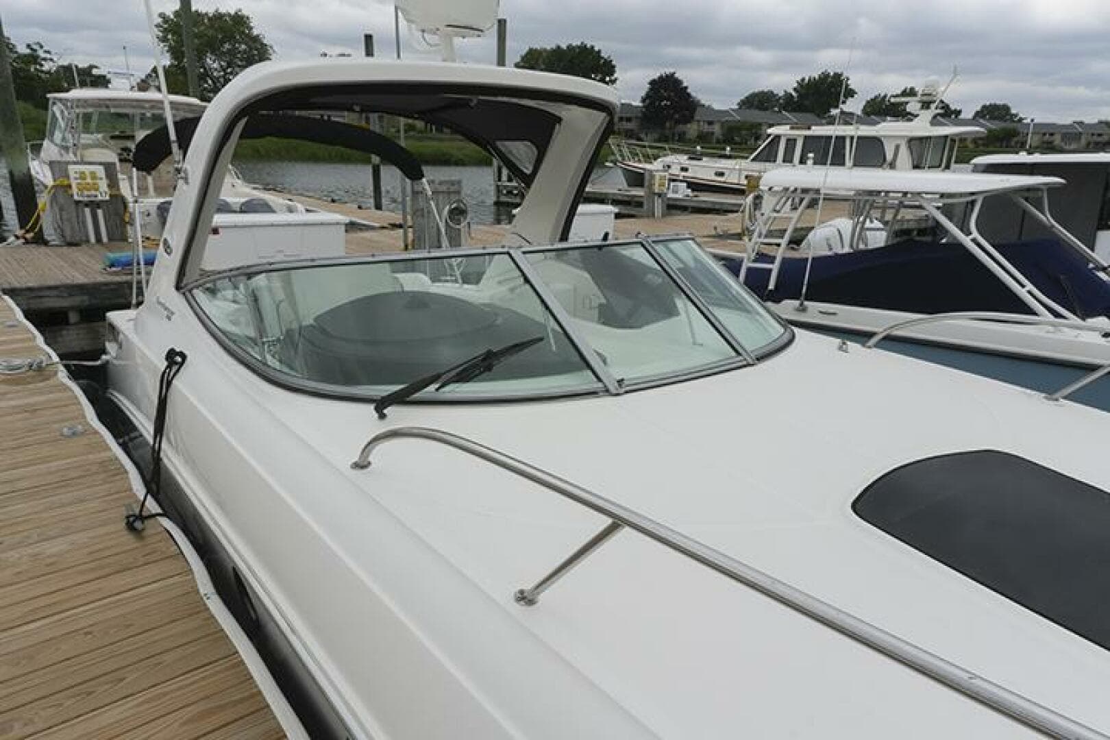 2010 Sea Ray 310 Sundancer — photo 4