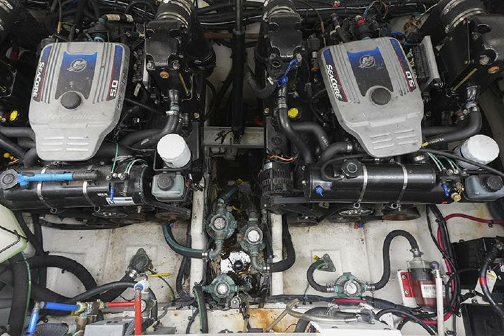 2010 Sea Ray 310 Sundancer — photo 38