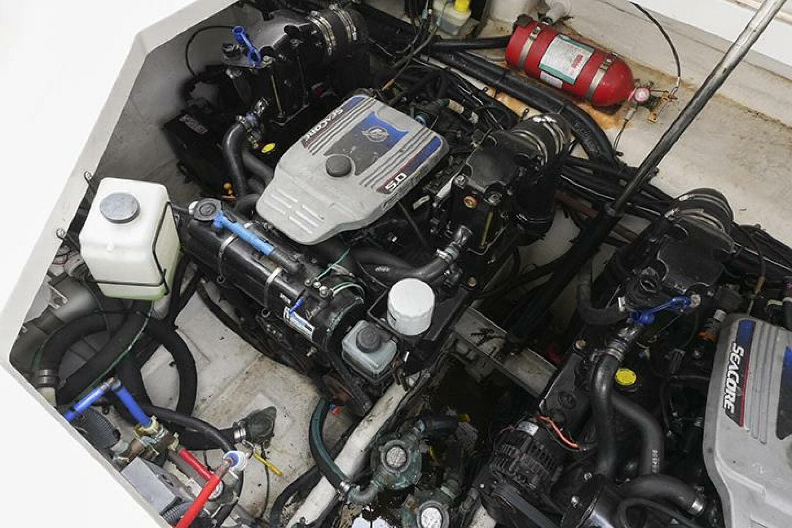 2010 Sea Ray 310 Sundancer — photo 36