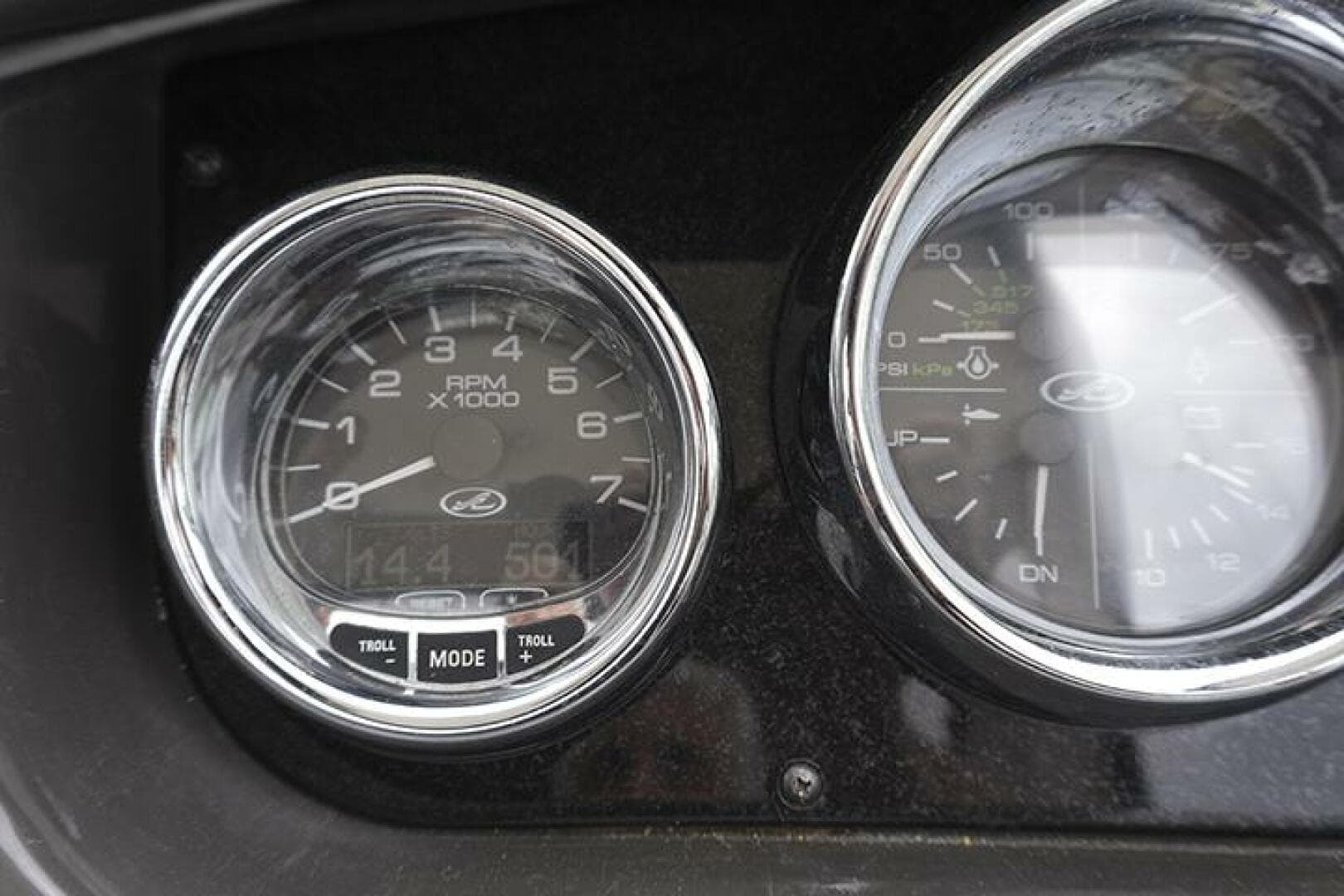 2010 Sea Ray 310 Sundancer — photo 19