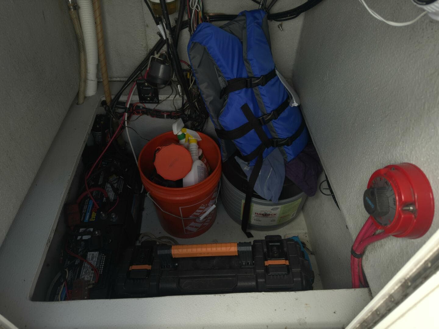 1999 Dusky 256 Center Console — photo 10