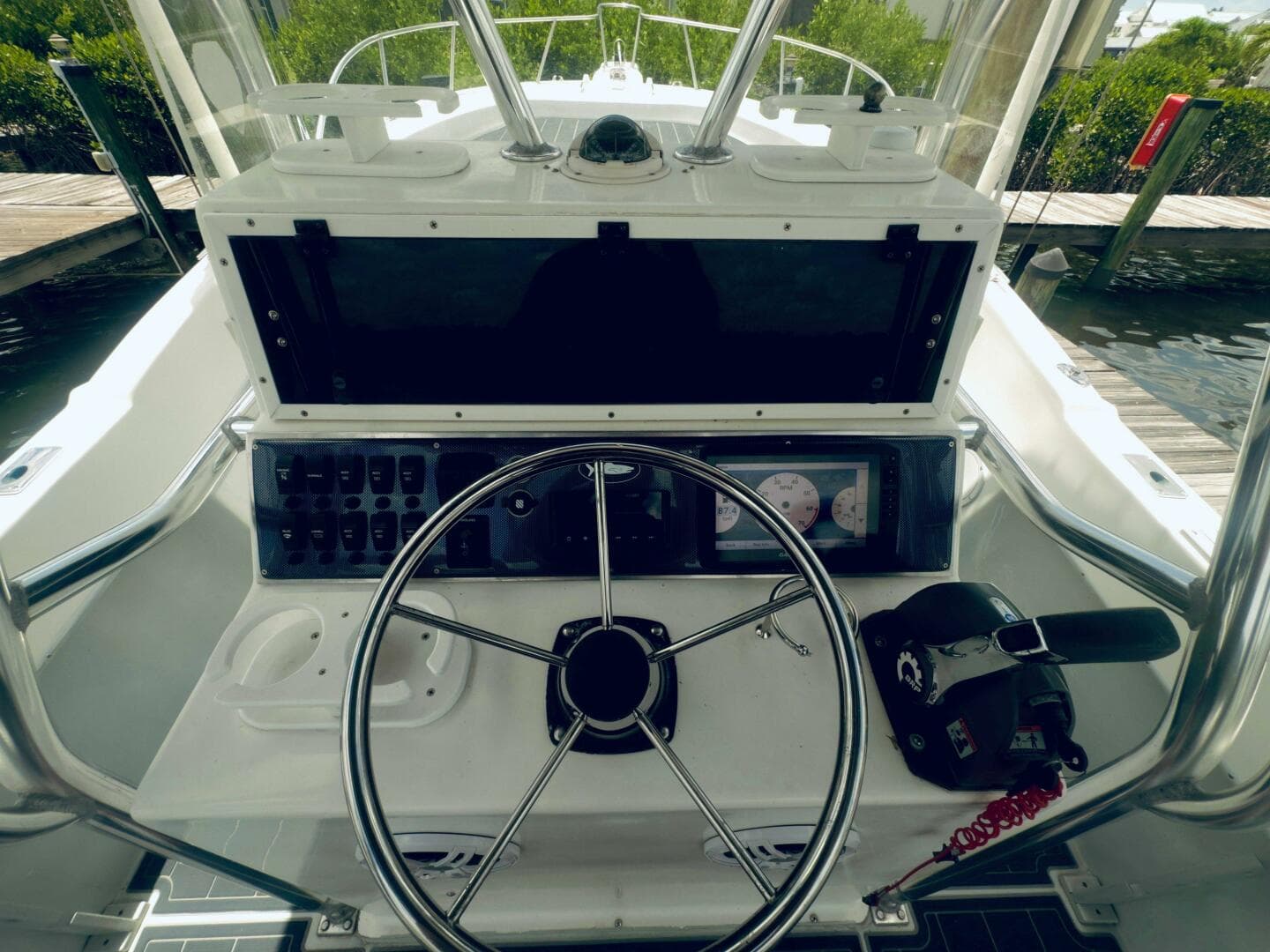1999 Dusky 256 Center Console — photo 2
