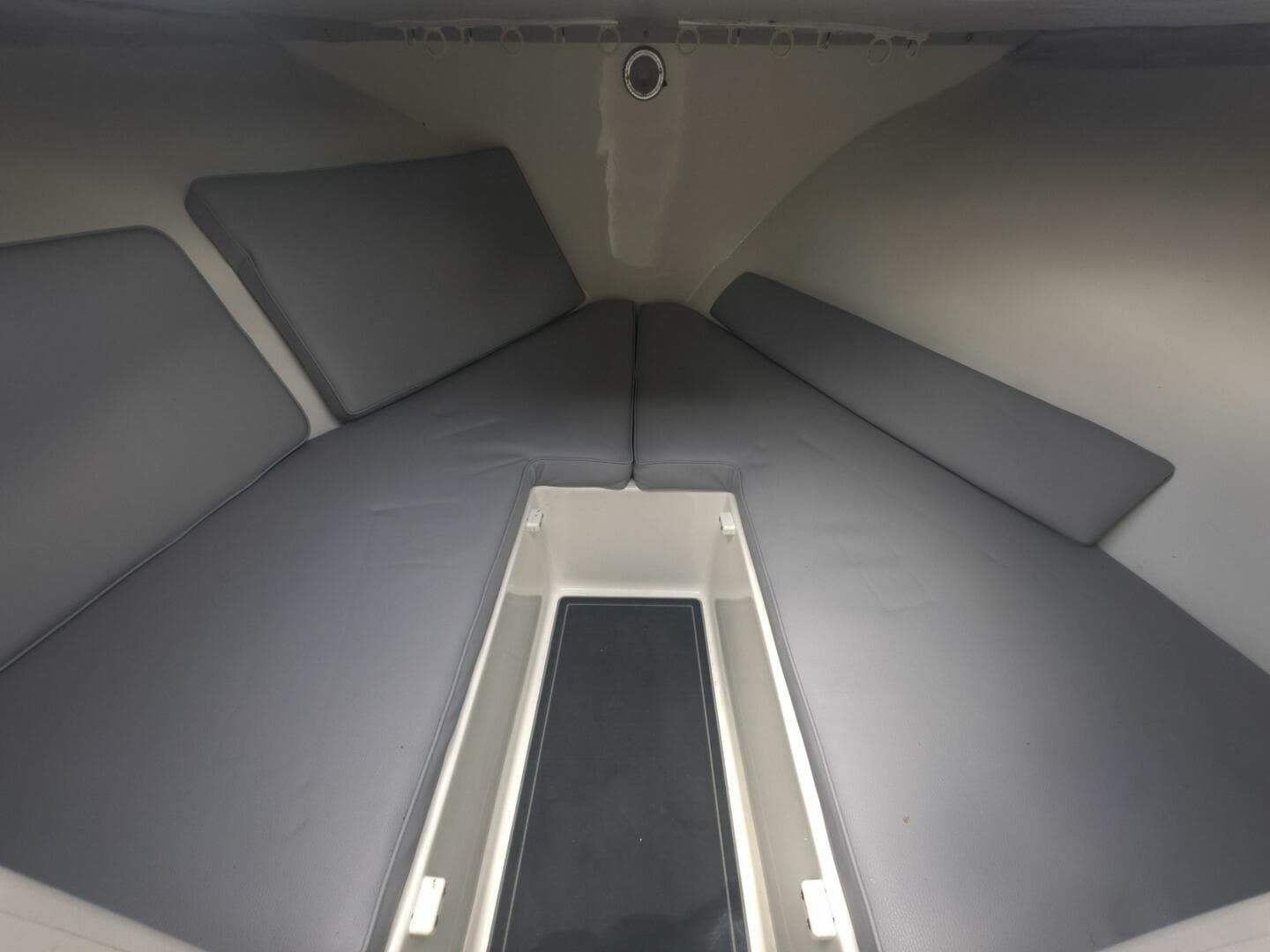 1999 Dusky 256 Center Console — photo 12