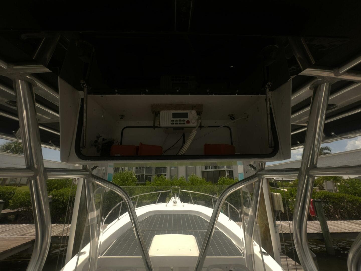 1999 Dusky 256 Center Console — photo 5