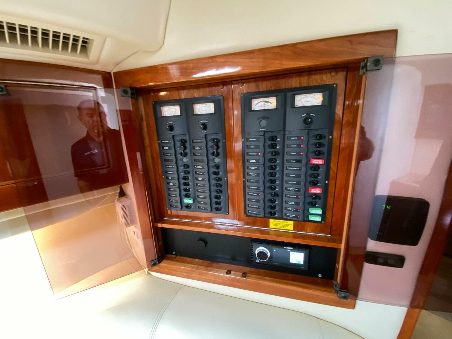 2002 Riviera 47 Excalibur — photo 23